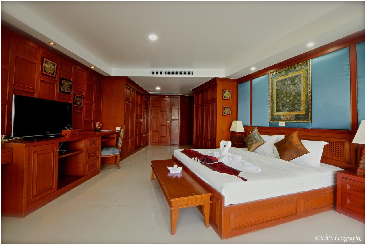 Villa REGTUK Patong Esterno foto