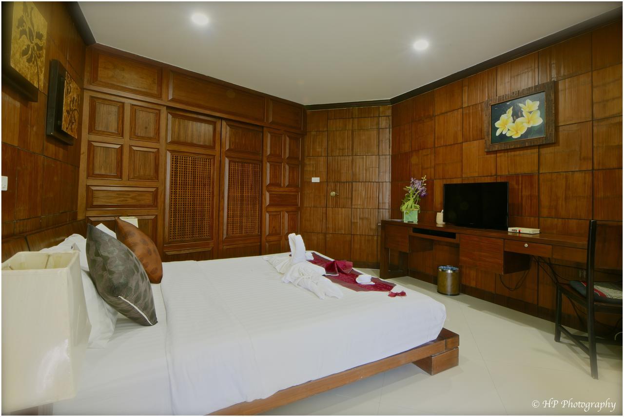 Villa REGTUK Patong Esterno foto
